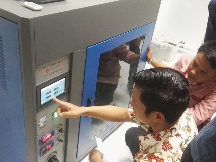 Indonesien – Installation und Schulung für LPCE-3 Spektroradiometer Ulbrichtkugelsystem, TTC-1 Tracking-Testkammer und einige kleine Geräte
