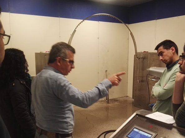 Brazílie - LISUN inženýr zajišťuje instalaci a školení pro integraci sfér, goniofotometrů, vodotěsných testů a testovacích systémů na úrovni IK