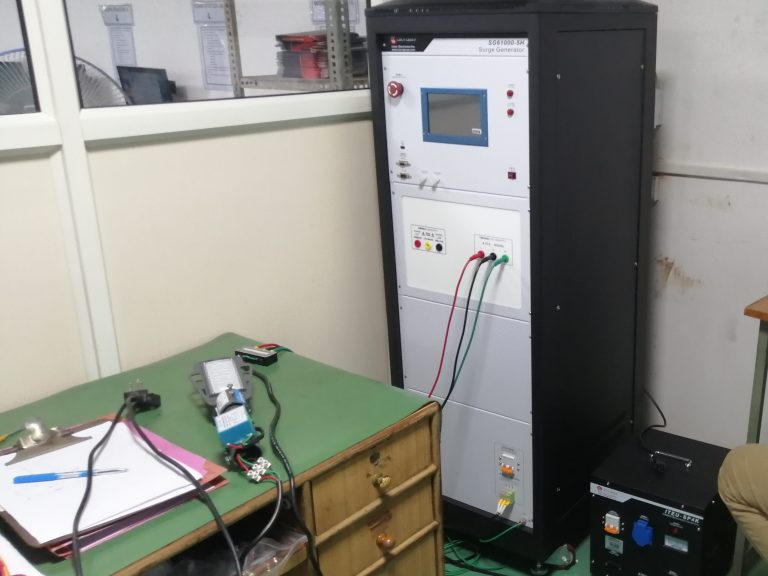 Indien-LISUN Ingenieure bieten dem Kunden kostenlose After-Sales-Services an