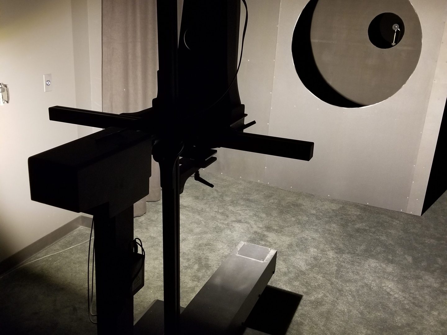 U.S.-Customers install LSG-1700B large horizontal goniophotometer by watching the video