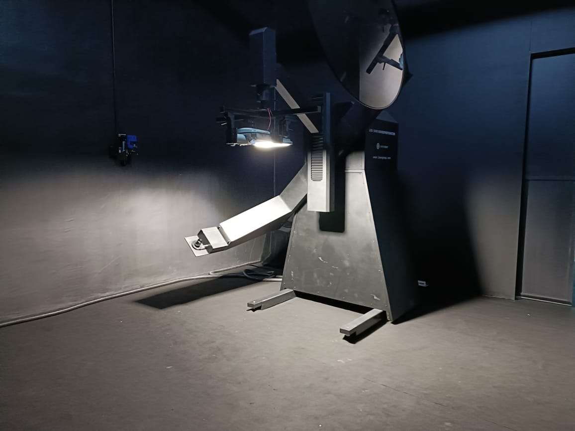 Malaysia-Customers successfully installed by watching video of LSG-3000B LM-79 Moving Detector Goniophotometer (Mirror Type C)