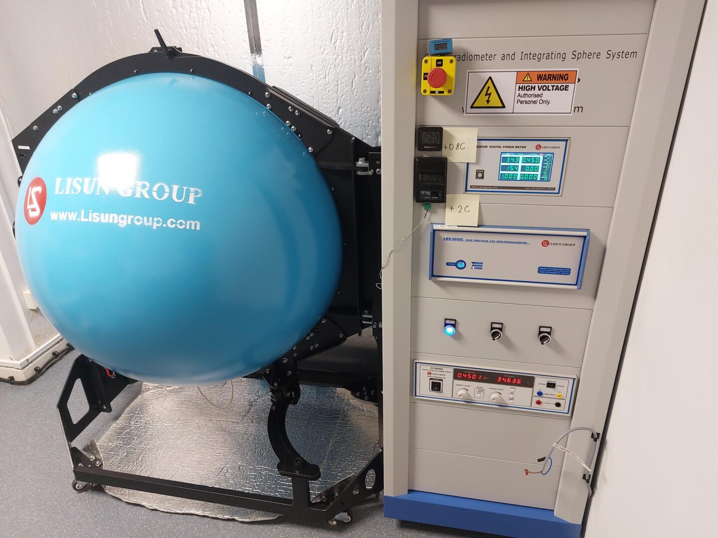 Britain-Customers successfully installed LPCE-2 (LMS-9000C) High Precision Spectroradiometer Integrating Sphere System by watching the video