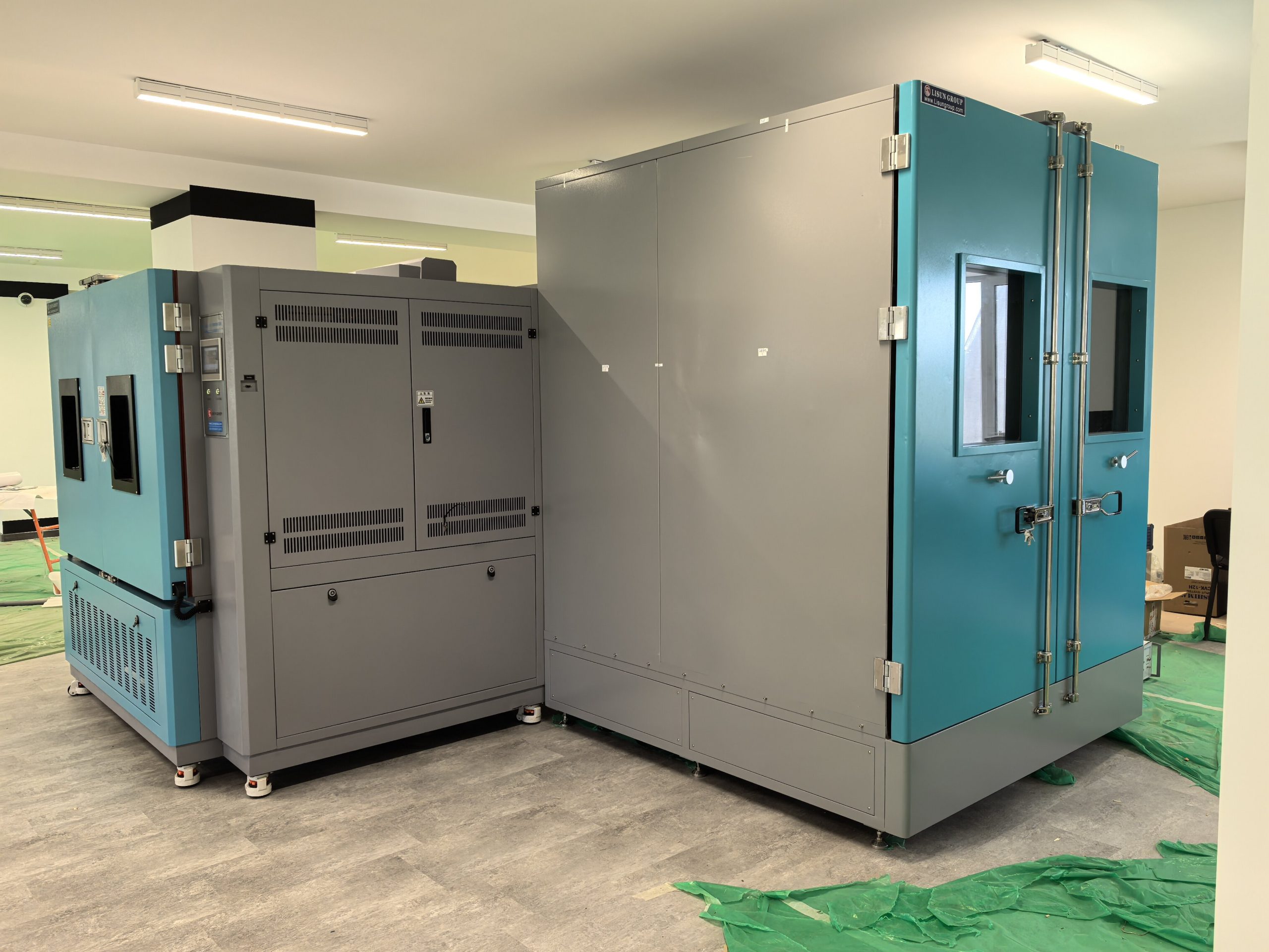 Russia – LISUN Engineer Provide Installation and Training for Environmental Testing Machines
